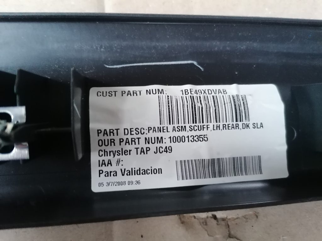 Sliekšņa aizmugurēja kreisa uzlika (salonā) priekš DODGE JOURNEY 2008