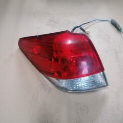 Aizmugurējais kreisais lukturis priekš SUBARU LEGACY 2011