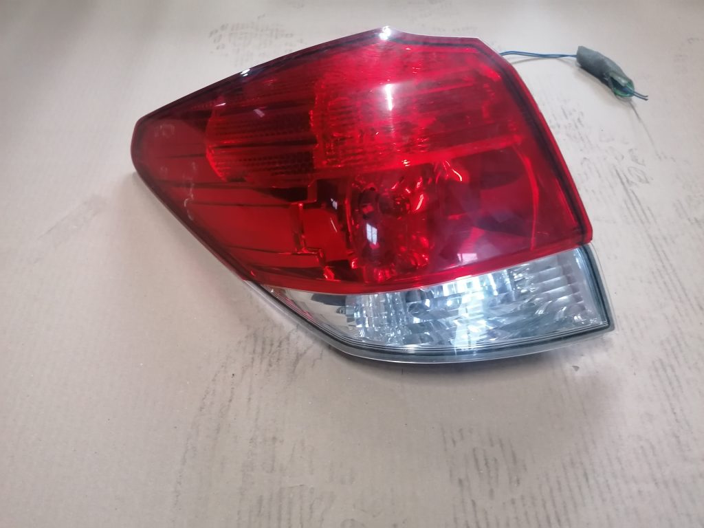 Aizmugurējais kreisais lukturis priekš SUBARU LEGACY 2011 2 Aizmugurējais kreisais lukturis priekš SUBARU LEGACY 2011