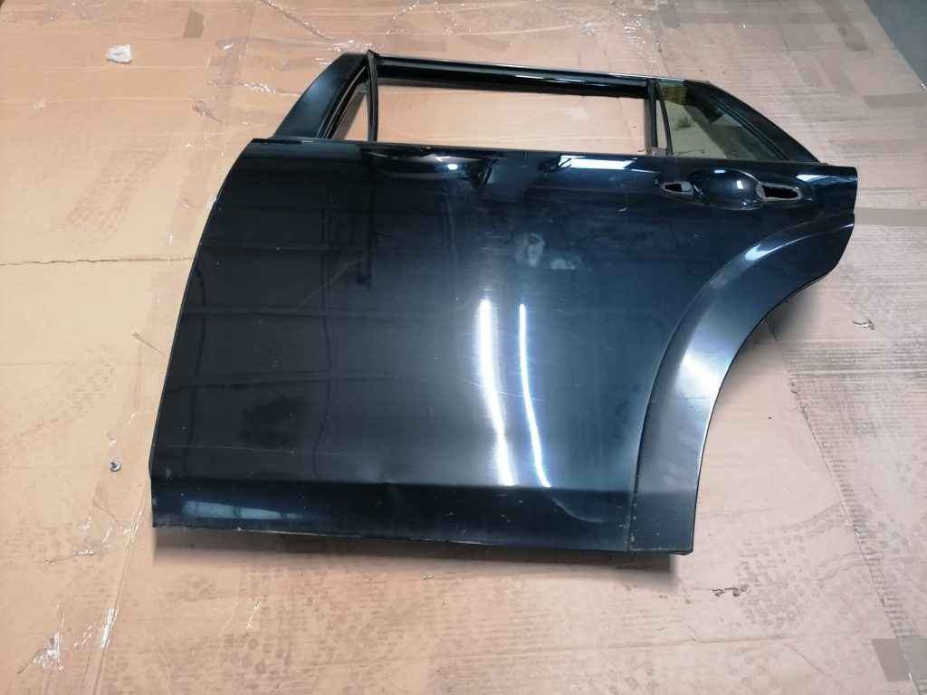 Aizmugurējās kreisās durvis priekš SUBARU LEGACY 2011