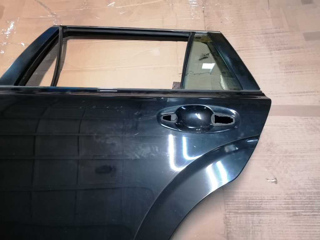 Aizmugurējās kreisās durvis priekš SUBARU LEGACY 2011