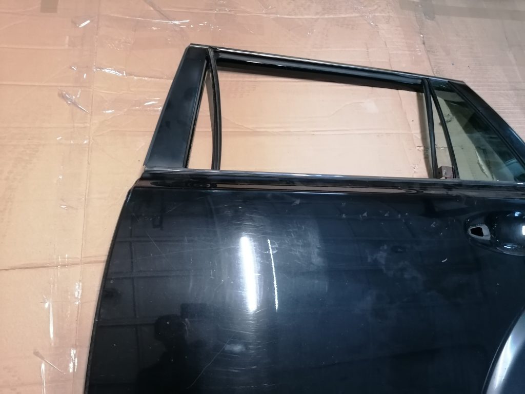 Aizmugurējās kreisās durvis priekš SUBARU LEGACY 2011