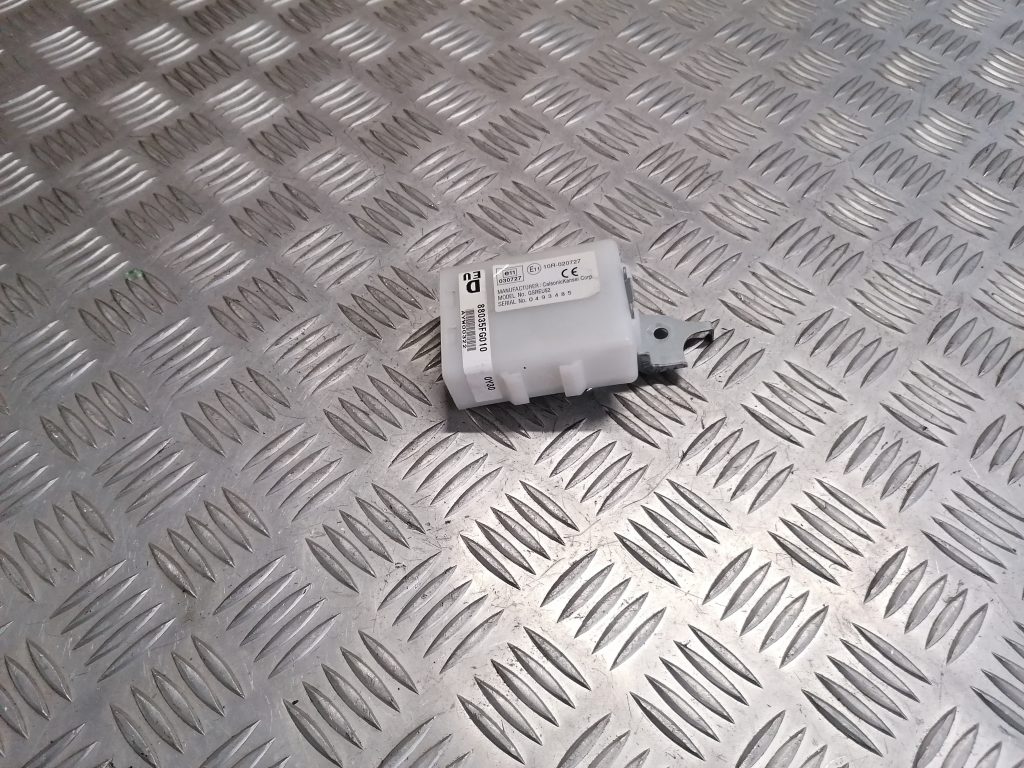 Centrālas atslēgas vadības bloks priekš SUBARU LEGACY 2011 2 Centrālas atslēgas vadības bloks priekš SUBARU LEGACY 2011