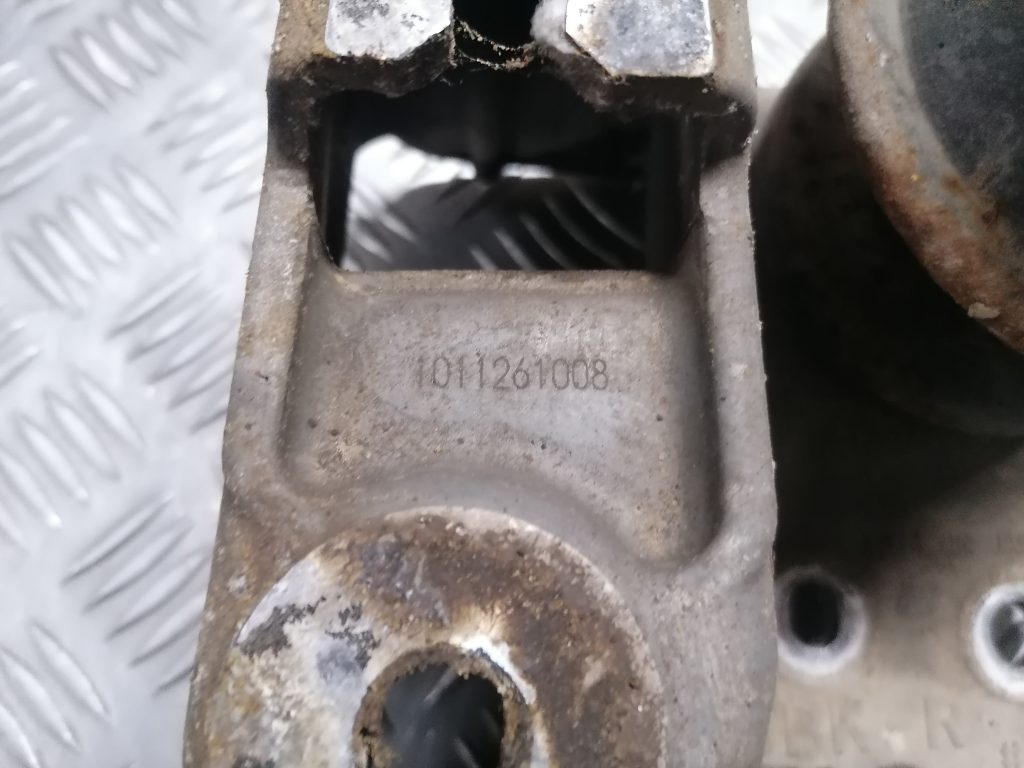 Dzinēja spilvens priekš SUBARU LEGACY 2011 3 Dzinēja spilvens priekš SUBARU LEGACY 2011