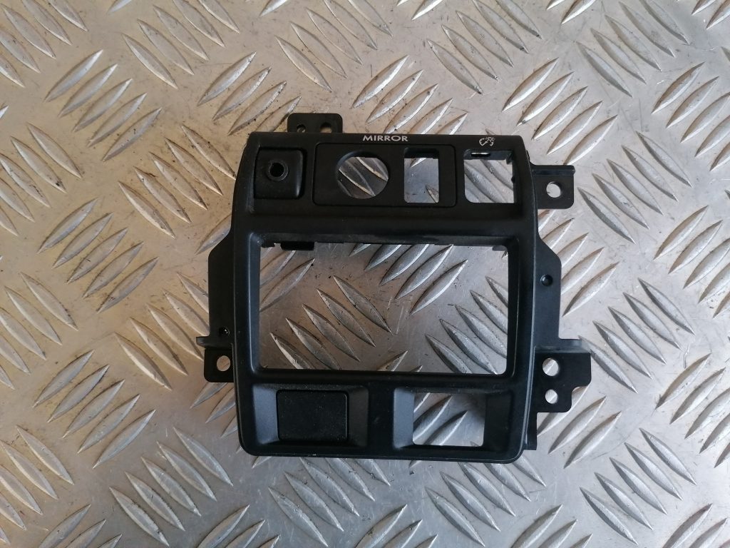 Stāvbremzes ieslēgšanas pogas kronšteins priekš SUBARU LEGACY 2011