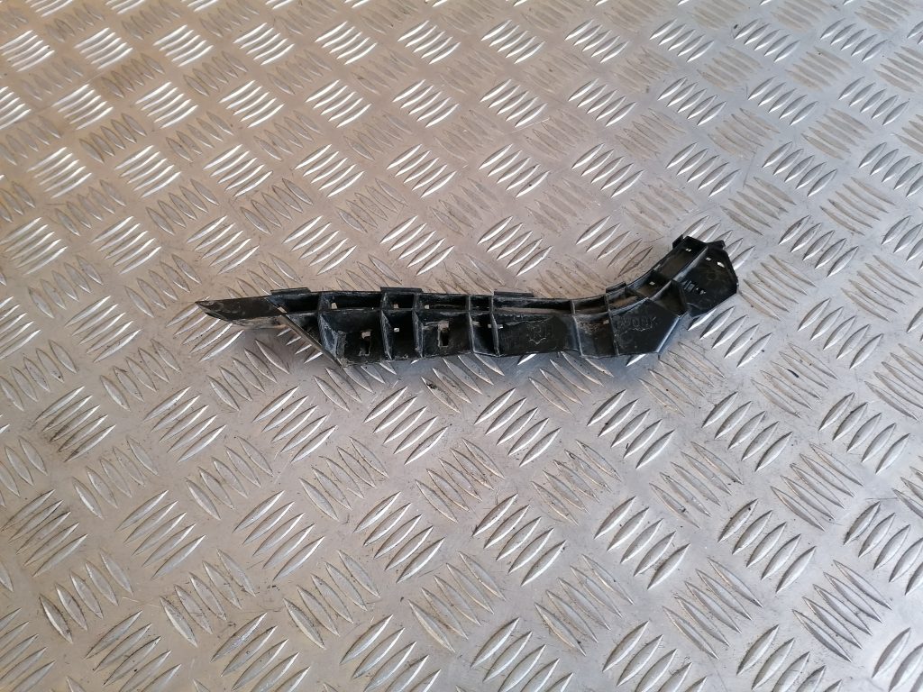 Priekšēja bufera labais kronšteins priekš SUBARU LEGACY 2011 1 Priekšēja bufera labais kronšteins priekš SUBARU LEGACY 2011