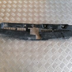 Radiatoru augšēja uzlika priekš SUBARU LEGACY 2011