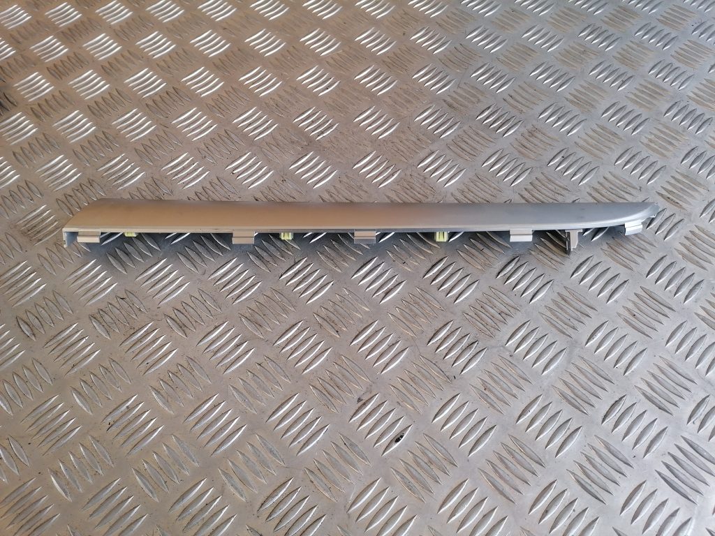 Mērinstrumentu paneļa dekoratīvā uzlika priekš SUBARU LEGACY 2011