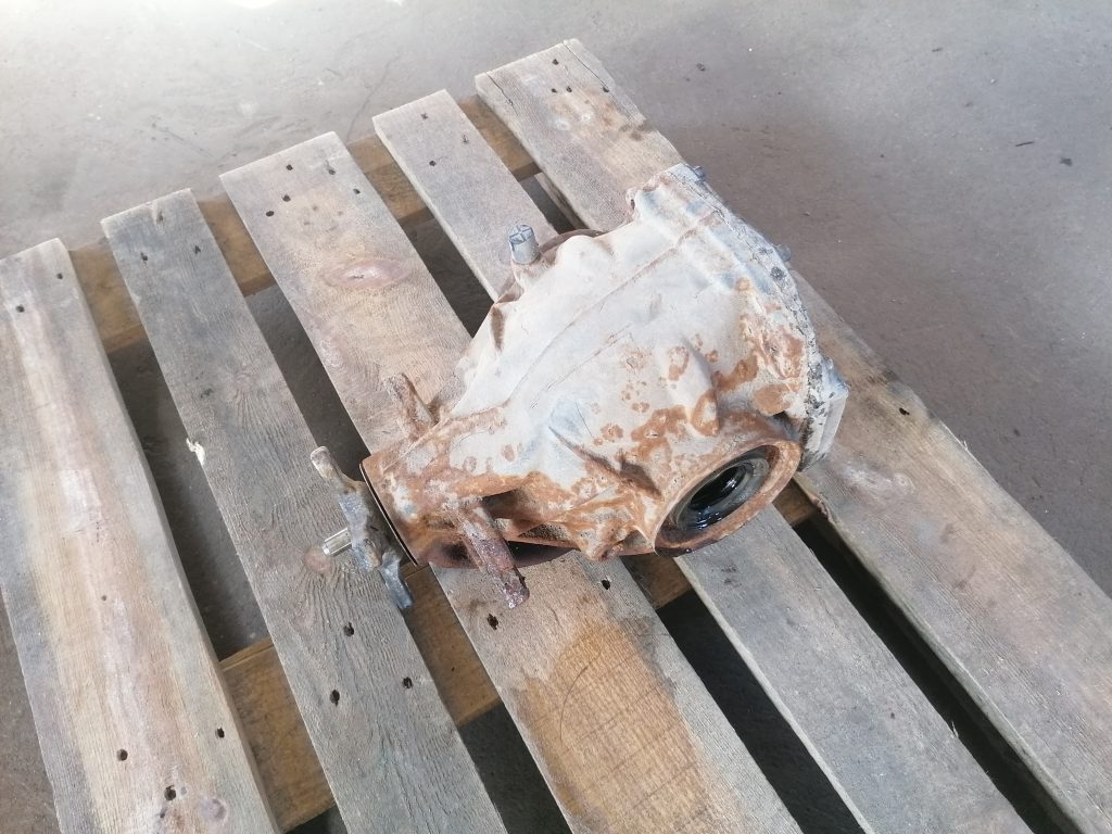 Aizmugurējais reduktors priekš MERCEDES BENZ CLS 320 2005 1 Aizmugurējais reduktors priekš MERCEDES BENZ CLS 320 2005