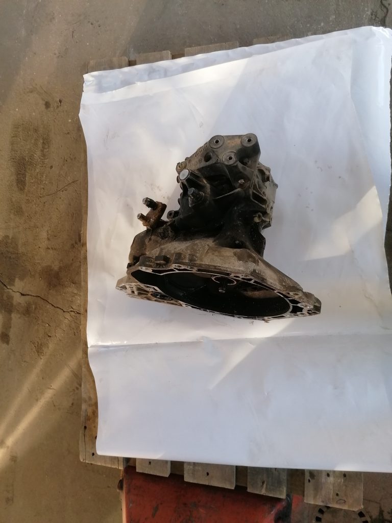 Mehāniska pārnesumkārba priekš OPEL ZAFIRA 2004 1 Mehāniska pārnesumkārba priekš OPEL ZAFIRA 2004