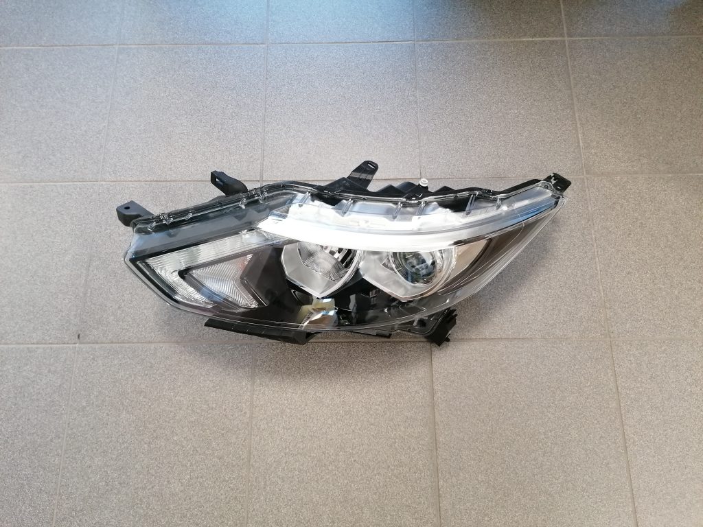 Priekšējais kreisais lukturis priekš Nissan Qashqai 2014-2016 260604EH2A 1 Priekšējais kreisais lukturis priekš Nissan Qashqai 2014-2016 260604EH2A