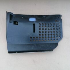 Mērinstrumentu paneļa apakšēja apdare priekš MERCEDES BENZ CLS 320 2005