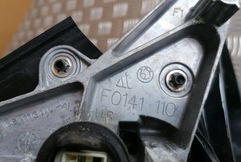 Ārējais spogulis, pa labi priekš BMW 1 E87 2009 WHITE