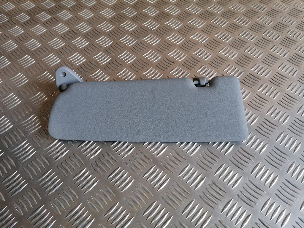 Saules aizsargs priekš BMW 1 E87 2009 WHITE 1 Saules aizsargs priekš BMW 1 E87 2009 WHITE