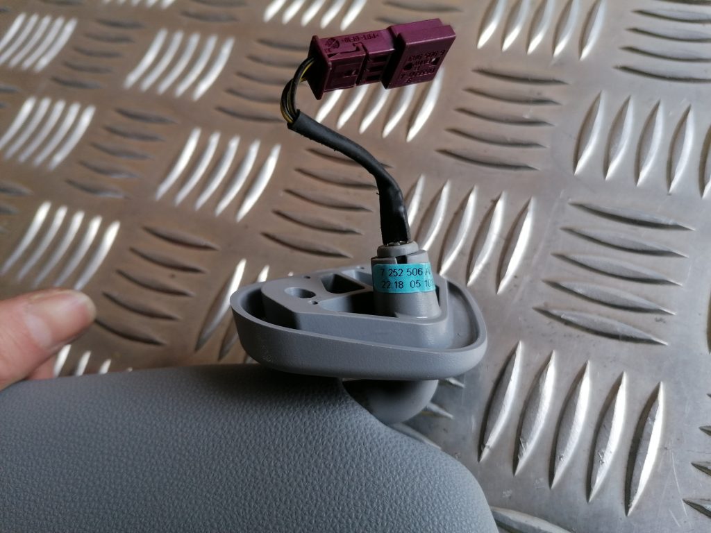 Saules aizsargs priekš BMW 1 E87 2009 WHITE 3 Saules aizsargs priekš BMW 1 E87 2009 WHITE