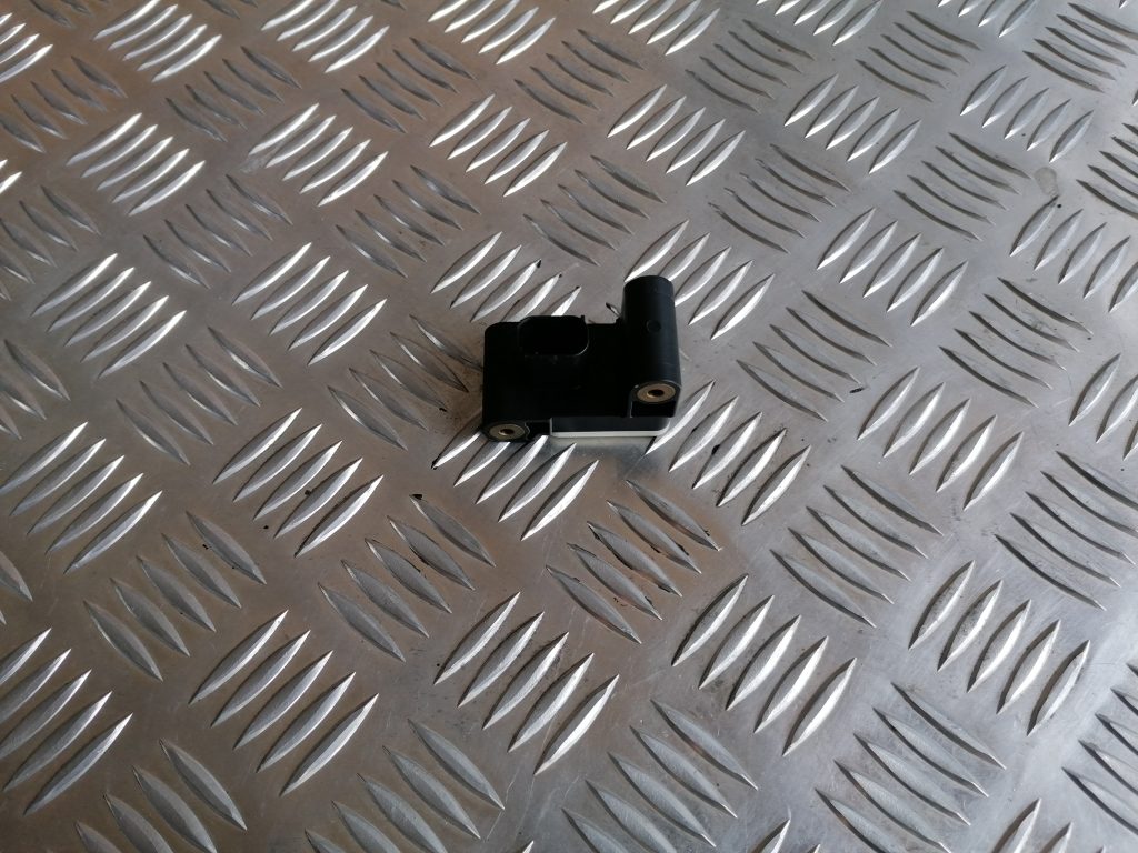 Drošības spilvena trieciensensors priekš BMW 1 E87 2009 WHITE 2 Drošības spilvena trieciensensors priekš BMW 1 E87 2009 WHITE