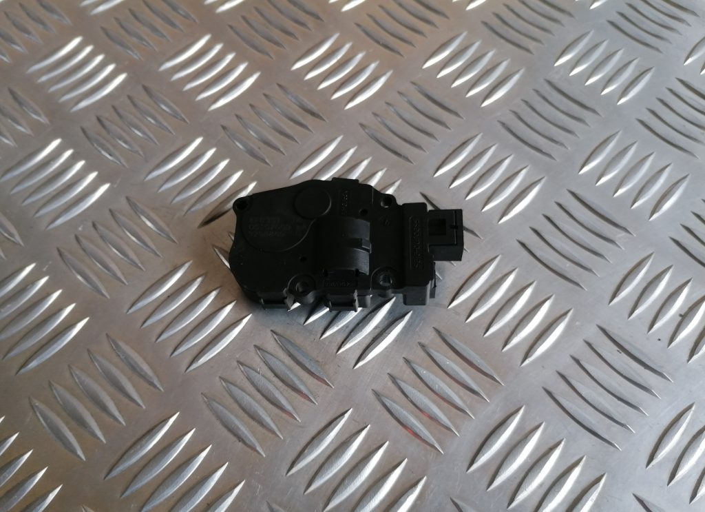 Apsildes sistēmas aktuators priekš BMW 1 E87 2009 WHITE