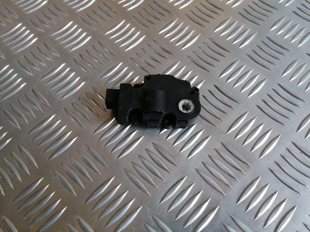 Apsildes sistēmas aktuators priekš BMW 1 E87 2009 WHITE