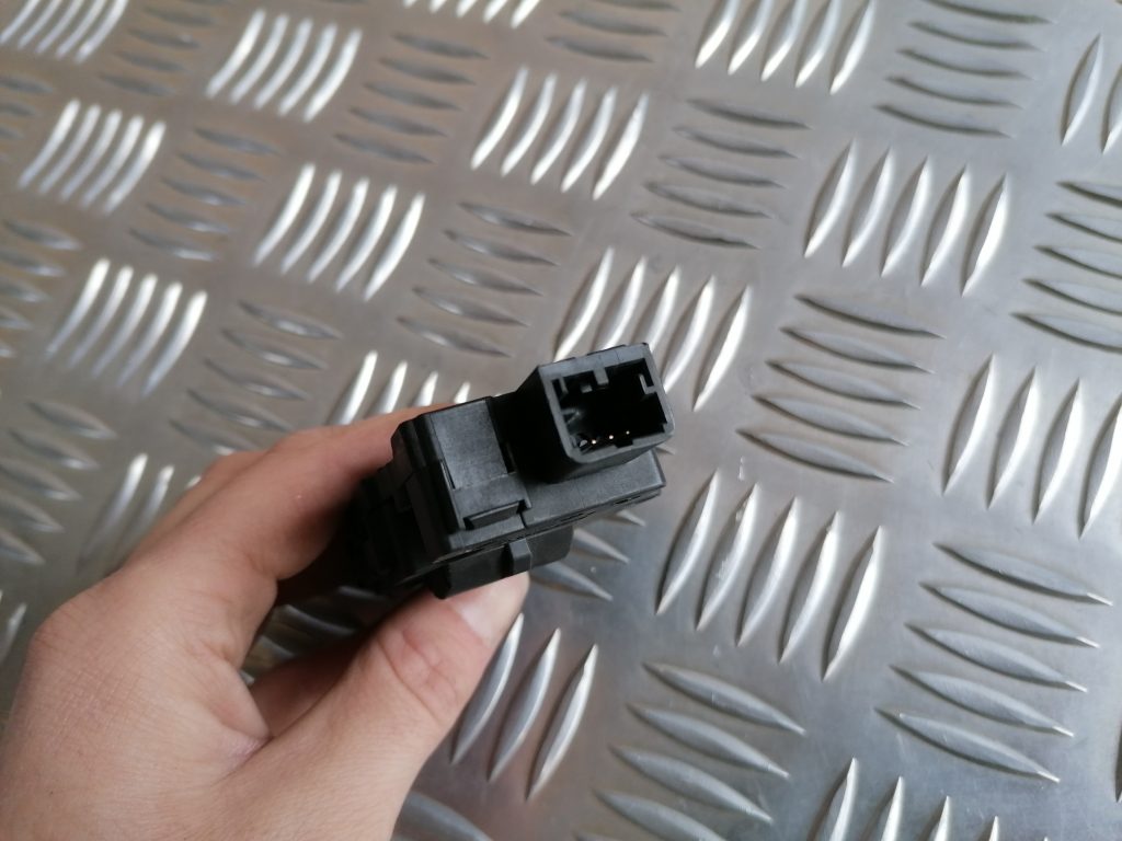 Apsildes sistēmas aktuators priekš BMW 1 E87 2009 WHITE