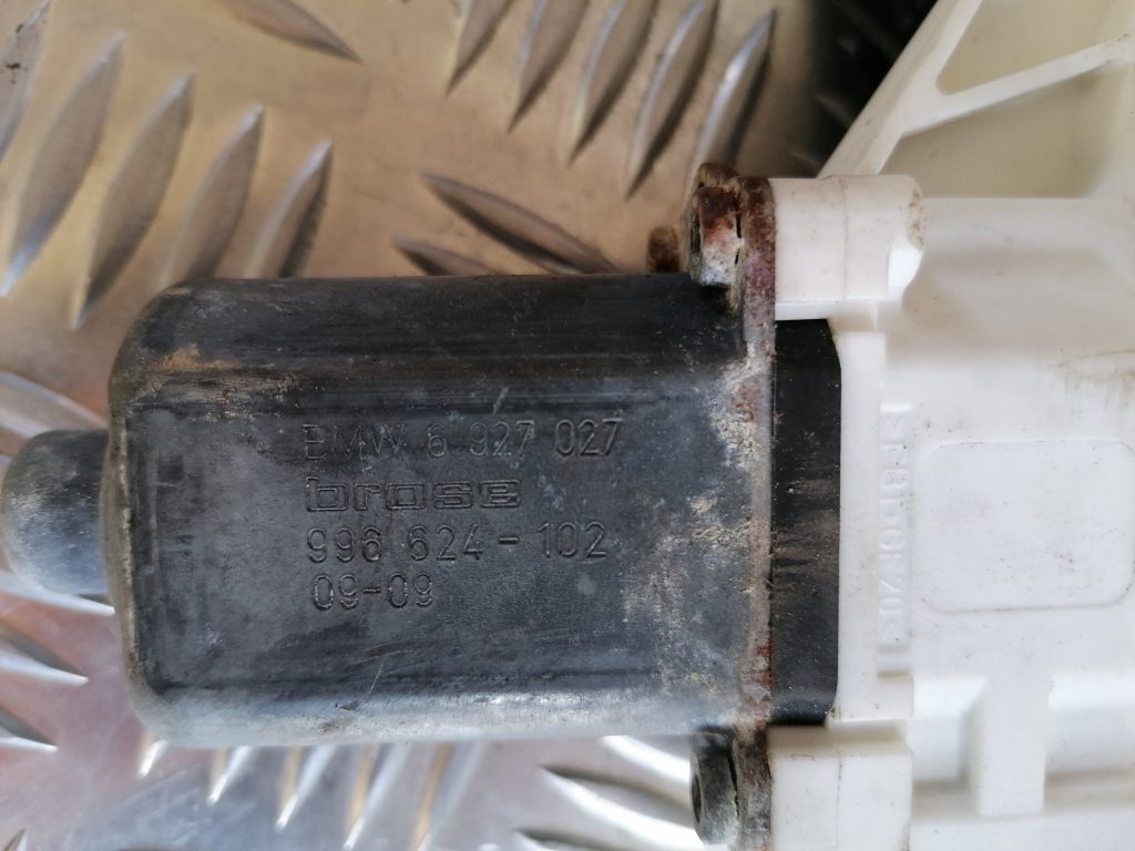 Stikla pacelšanas mehānisms priekšējais kreisais priekš BMW 1 E87 2009 WHITE 3 Stikla pacelšanas mehānisms priekšējais kreisais priekš BMW 1 E87 2009 WHITE