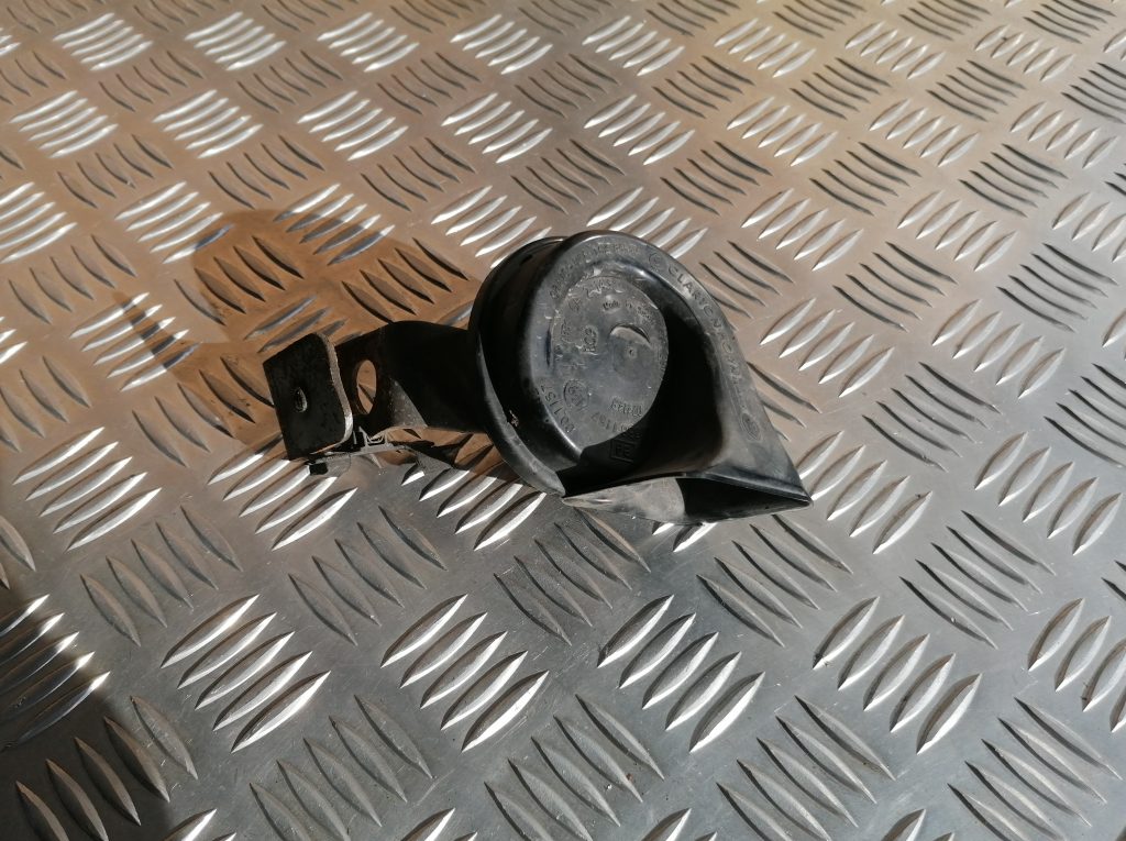 Skaņas signāls priekš BMW 1 E87 2009 WHITE