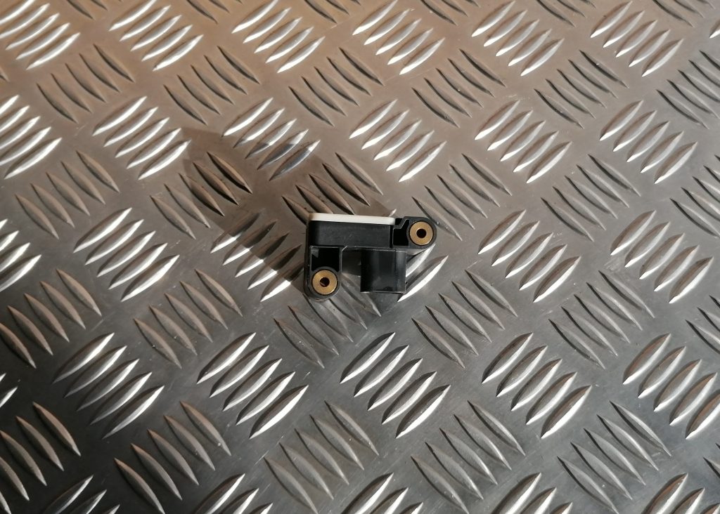 Drošības spilvena trieciensensors priekš BMW 1 E87 2009 WHITE 1 Drošības spilvena trieciensensors priekš BMW 1 E87 2009 WHITE