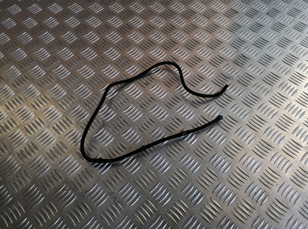 Degvielas atgriešanas caurule priekš BMW 1 E87 2009 WHITE 1 Degvielas atgriešanas caurule priekš BMW 1 E87 2009 WHITE