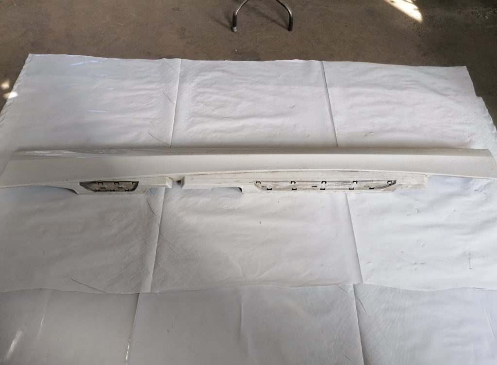 Ārēja sliekšņa kreisa uzlika priekš BMW 1 E87 2009 WHITE 2 Ārēja sliekšņa kreisa uzlika priekš BMW 1 E87 2009 WHITE