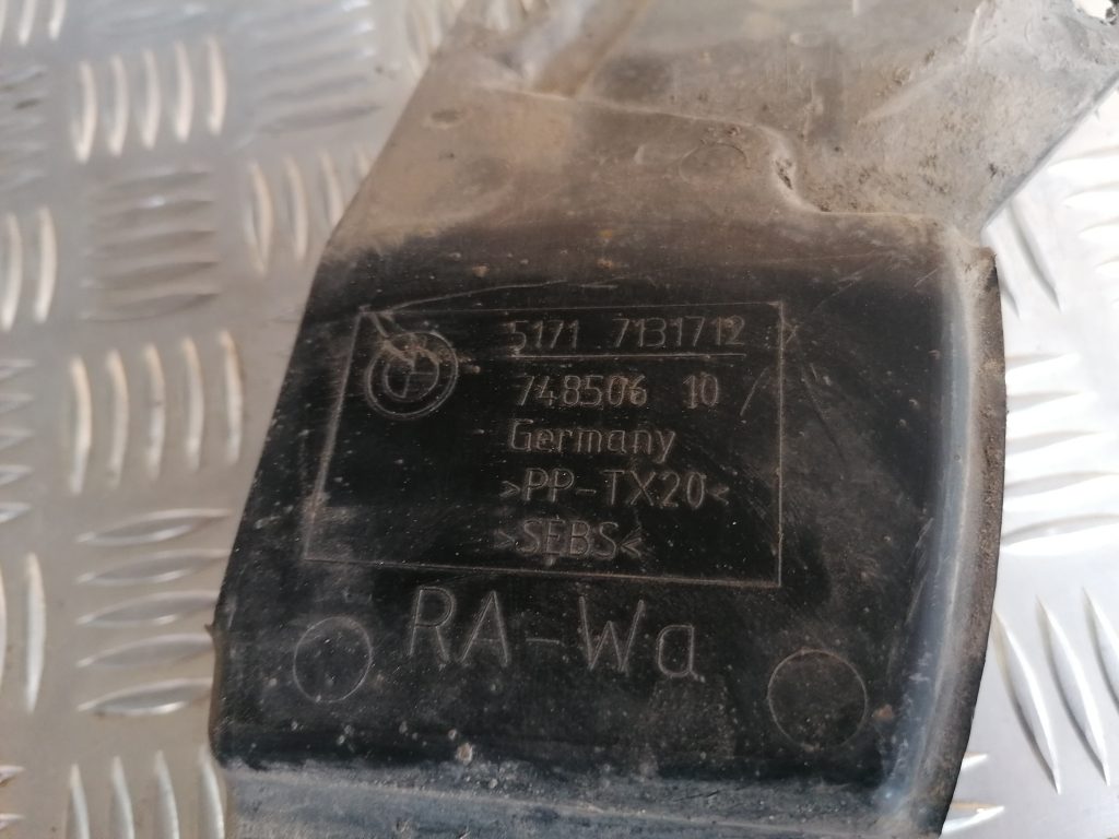 Virsbūves apakšējais aizsargs priekš BMW 1 E87 2009 WHITE 3 Virsbūves apakšējais aizsargs priekš BMW 1 E87 2009 WHITE