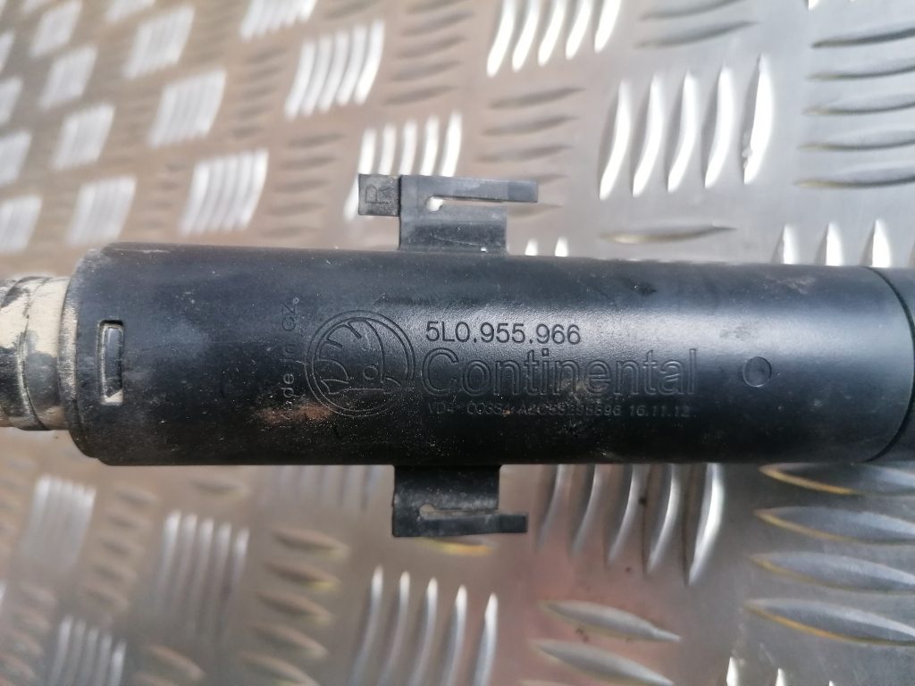 Lukturu mazgātāja sprausla priekš SKODA YETI 2012