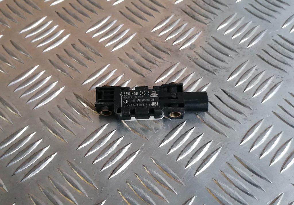 Drošības spilvena trieciensensors priekš Audi A4 2005-2008 8E0959643B 1 Drošības spilvena trieciensensors priekš Audi A4 2005-2008 8E0959643B