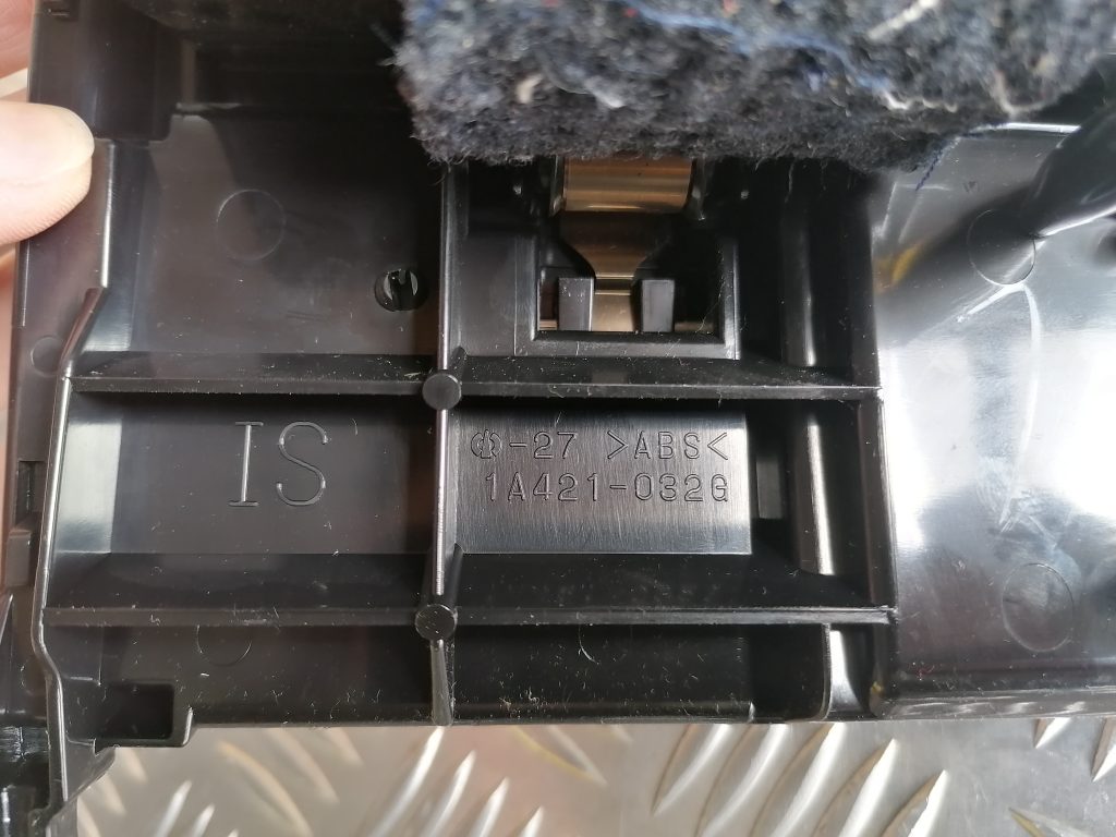 Pelnu trauks priekš LEXUS IS250 2007 5 Pelnu trauks priekš LEXUS IS250 2007