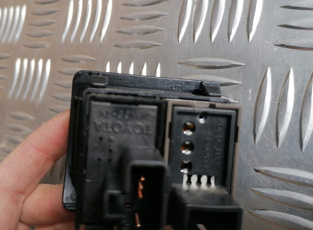 Mērinstrumentu paneļa pārslēgšanas pogas priekš LEXUS IS250 2007 4 Mērinstrumentu paneļa pārslēgšanas pogas priekš LEXUS IS250 2007