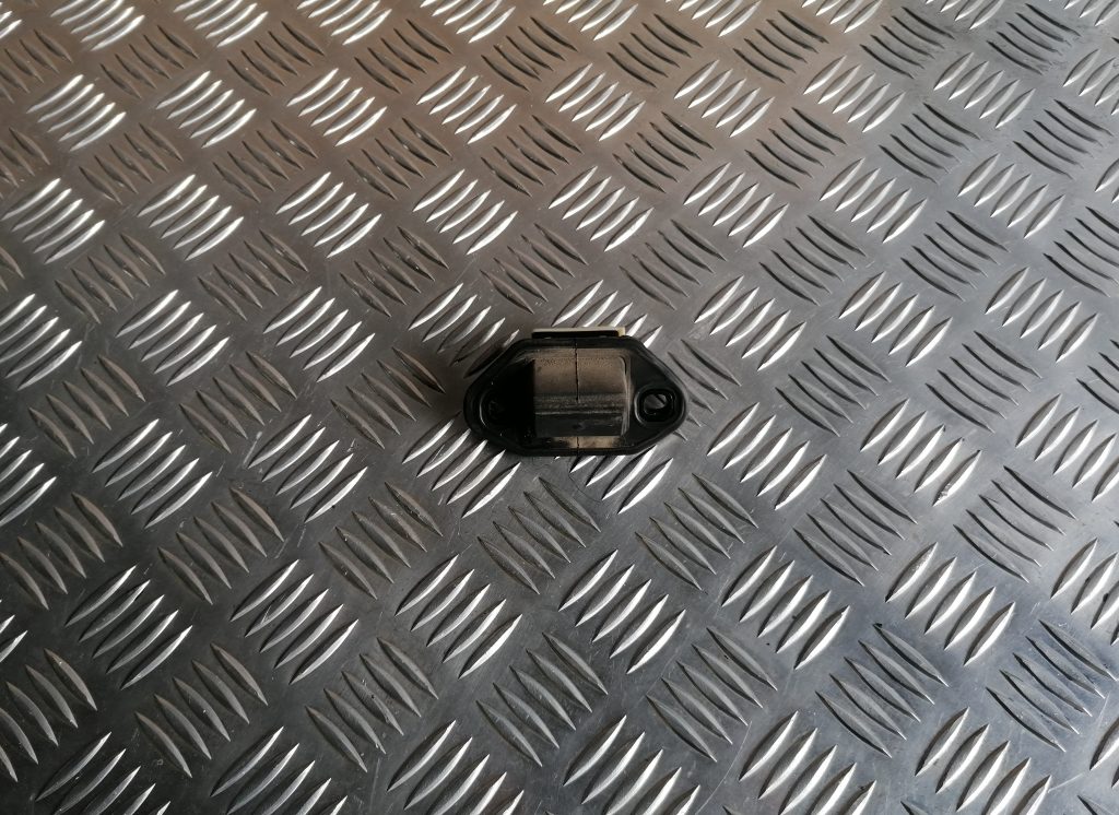 Bagažnieka vāka rokturis priekš LEXUS IS250 2007 1 Bagažnieka vāka rokturis priekš LEXUS IS250 2007