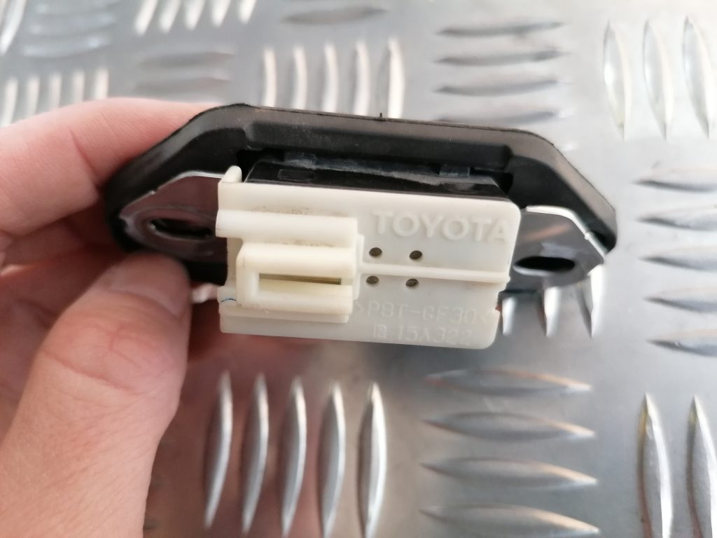 Bagažnieka vāka rokturis priekš LEXUS IS250 2007 5 Bagažnieka vāka rokturis priekš LEXUS IS250 2007