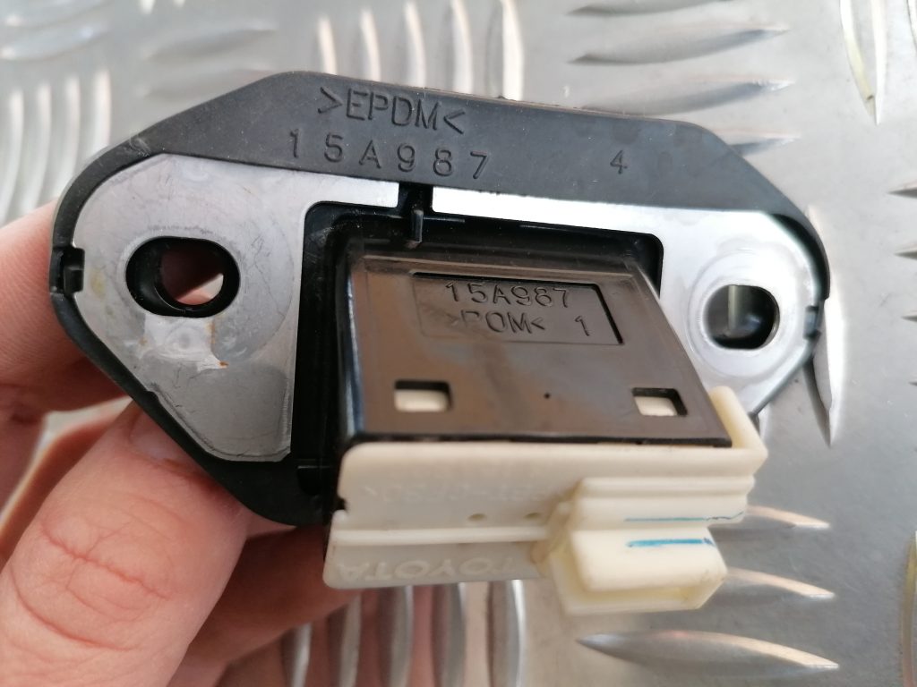 Bagažnieka vāka rokturis priekš LEXUS IS250 2007 4 Bagažnieka vāka rokturis priekš LEXUS IS250 2007