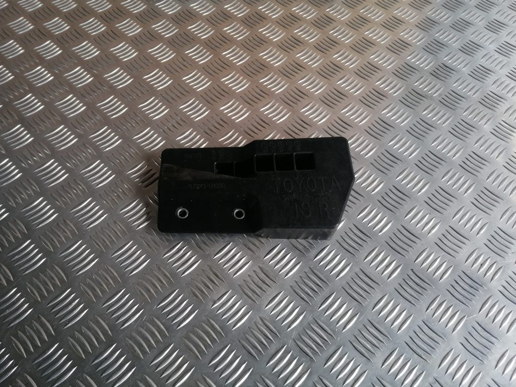 Durvju iekšēja plastmasa priekš LEXUS IS250 2007 1 Durvju iekšēja plastmasa priekš LEXUS IS250 2007