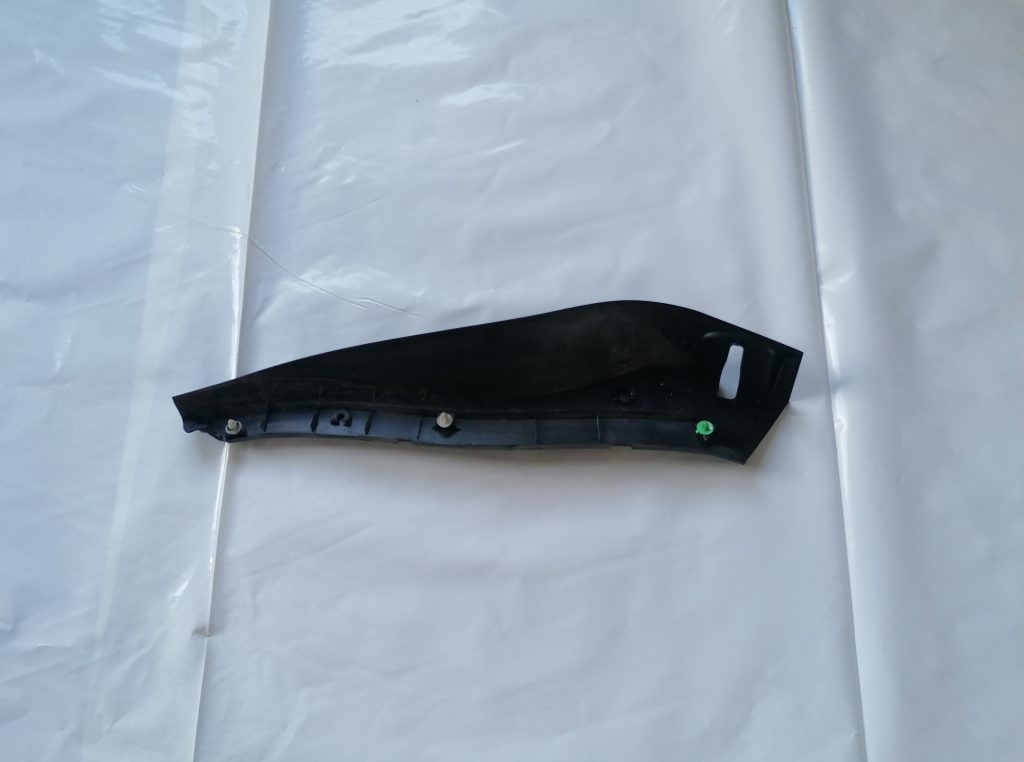 Aizmugurējo labo durvju apdare priekš LEXUS IS250 2007 2 Aizmugurējo labo durvju apdare priekš LEXUS IS250 2007