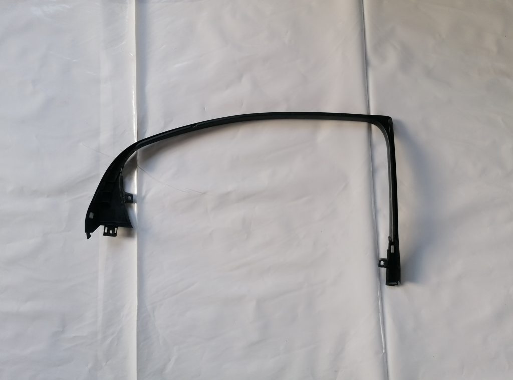 Aizmugurējo labo durvju moldings priekš LEXUS IS250 2007