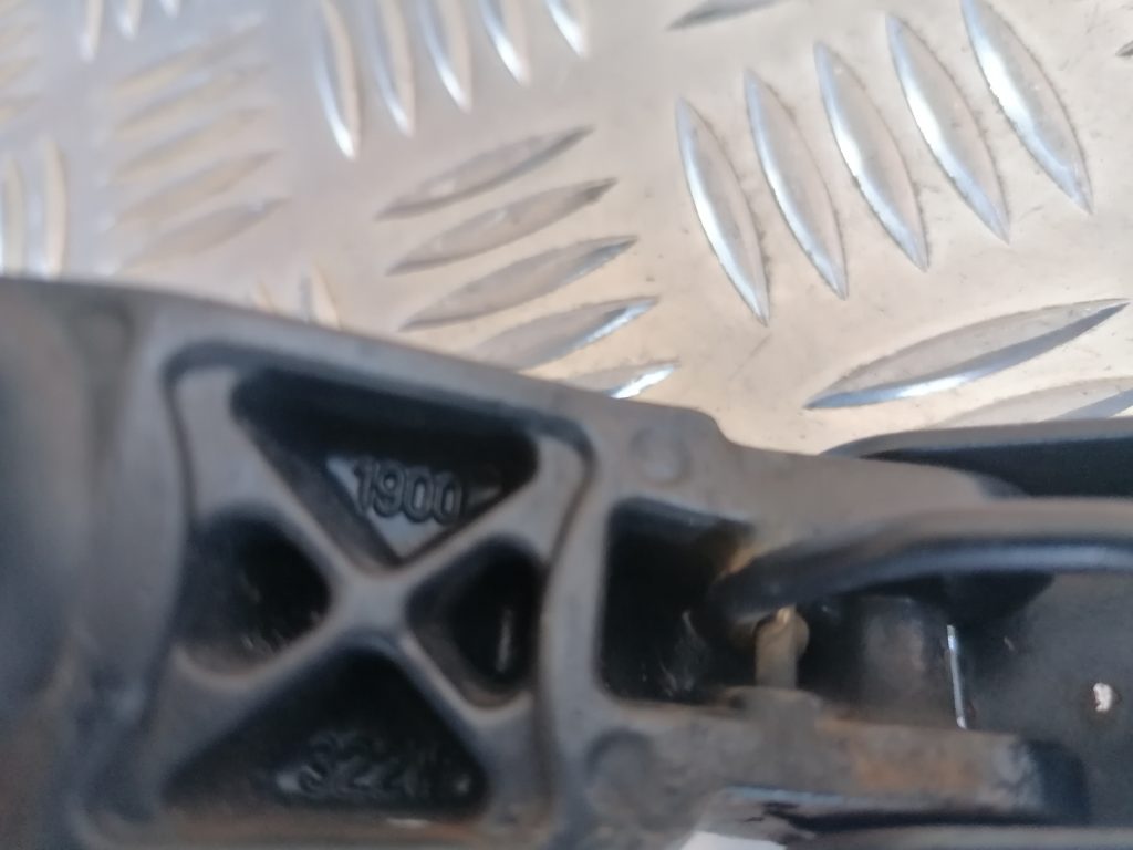 Vējstikla slotiņa priekš LEXUS IS250 2007 5 Vējstikla slotiņa priekš LEXUS IS250 2007