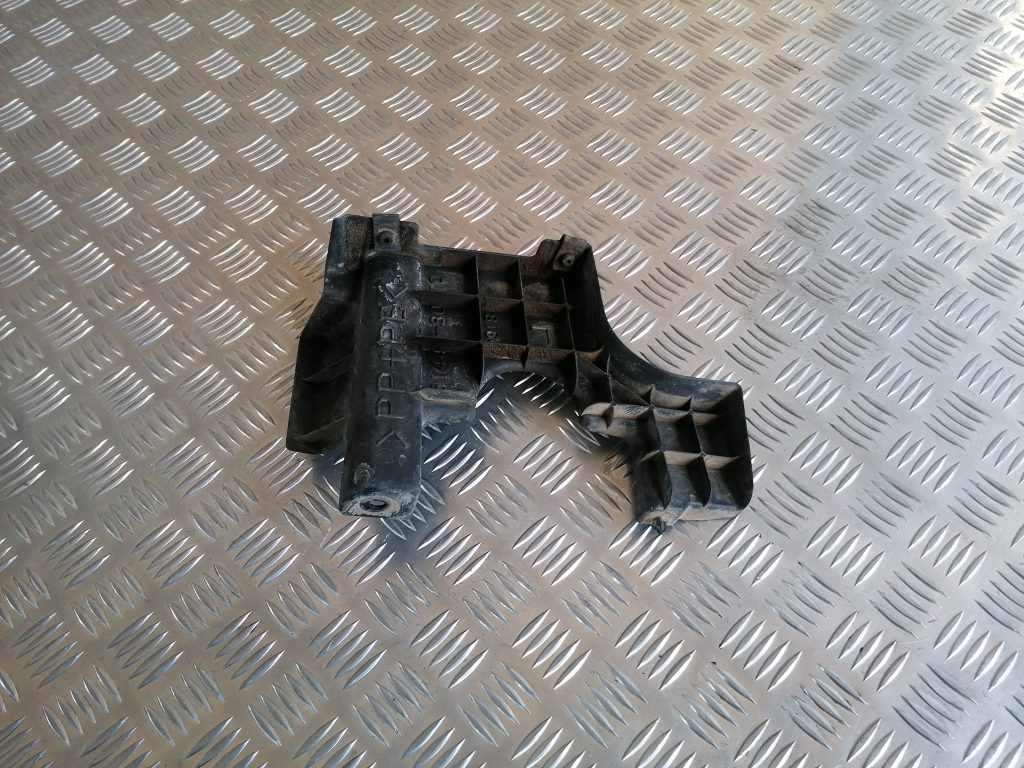 Dzinēja aizsargdaļas priekš LEXUS IS250 2007 2 Dzinēja aizsargdaļas priekš LEXUS IS250 2007