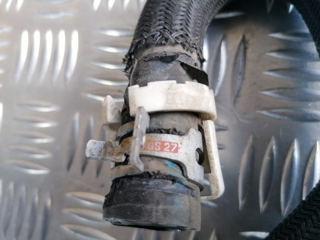 Degvielas caurule priekš LEXUS IS250 2007 4 Degvielas caurule priekš LEXUS IS250 2007