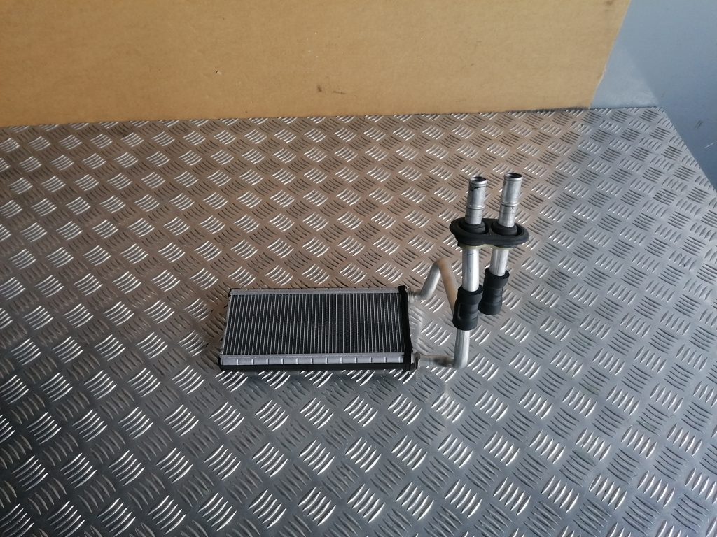 Apsildes sistēmas radiators priekš LEXUS IS250 2007 1 Apsildes sistēmas radiators priekš LEXUS IS250 2007