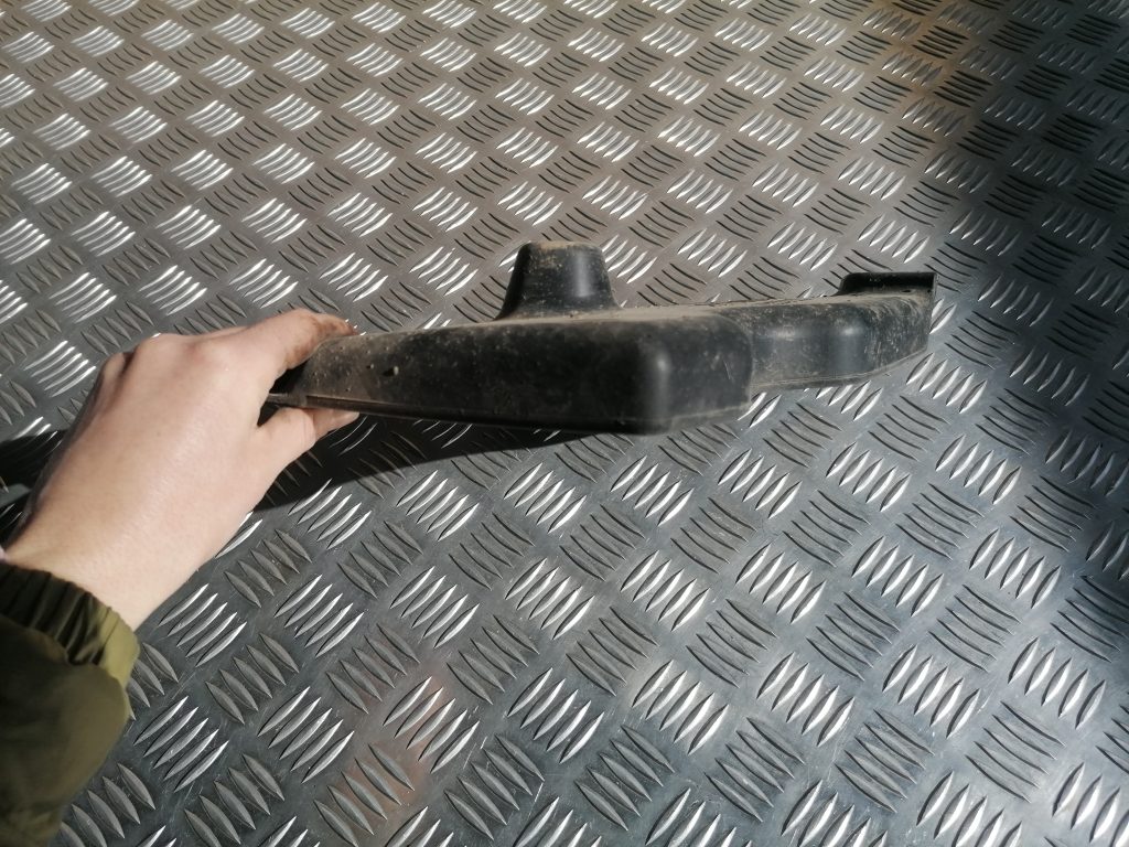 Dzinēja aizsargdaļas priekš LEXUS IS250 2007 3 Dzinēja aizsargdaļas priekš LEXUS IS250 2007