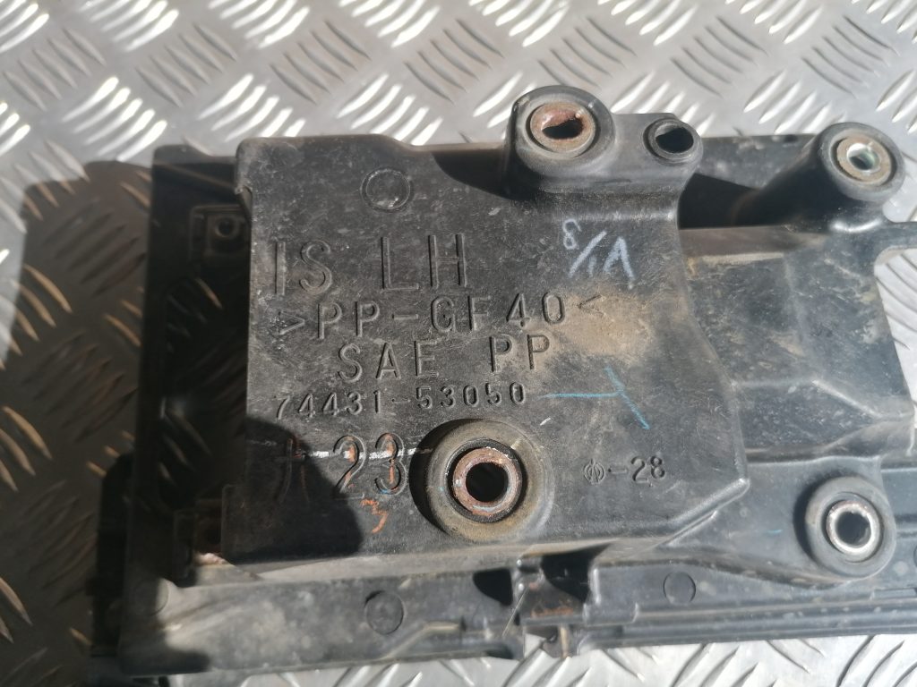 Akumulatora pamatnes kronšteins priekš LEXUS IS250 2007 4 Akumulatora pamatnes kronšteins priekš LEXUS IS250 2007