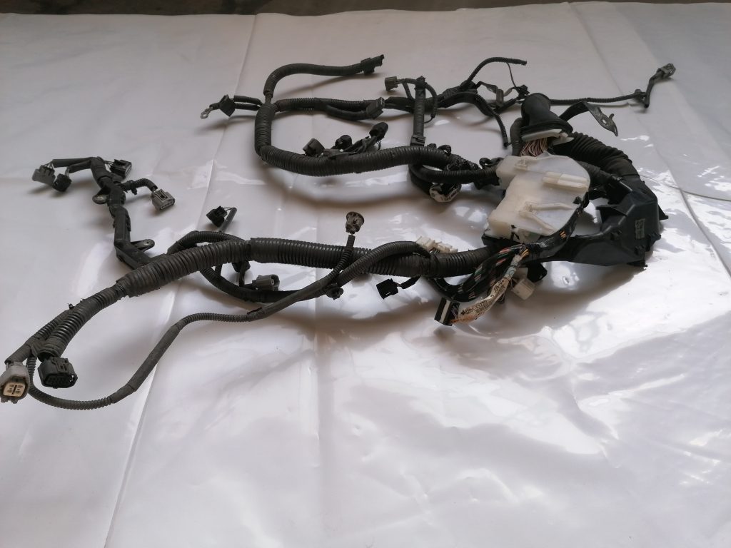 Dzinēja vadi priekš LEXUS IS250 2007 2 Dzinēja vadi priekš LEXUS IS250 2007