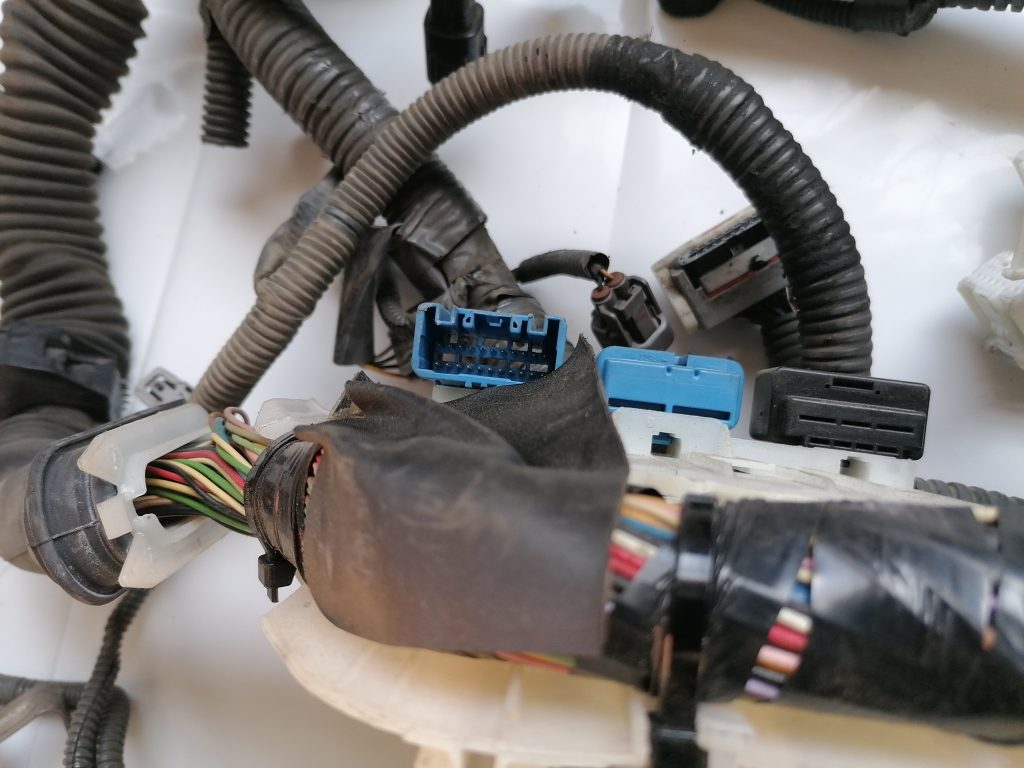 Dzinēja vadi priekš LEXUS IS250 2007 8 Dzinēja vadi priekš LEXUS IS250 2007