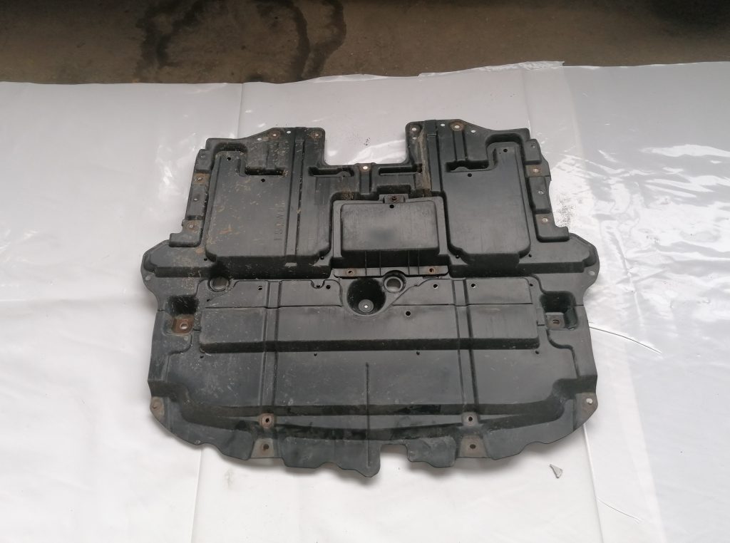 Dzinēja aizsargs priekš LEXUS IS250 2007 1 Dzinēja aizsargs priekš LEXUS IS250 2007