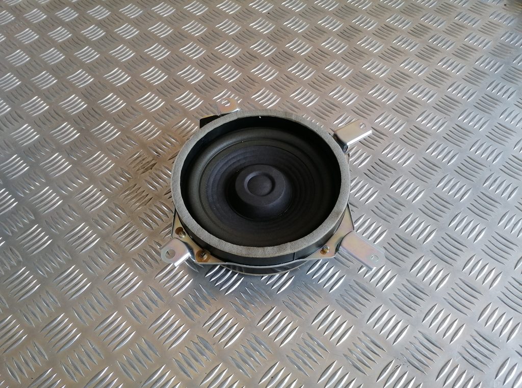 Durvju skaļrunis, apakšā priekš LEXUS IS250 2007 1 Durvju skaļrunis, apakšā priekš LEXUS IS250 2007