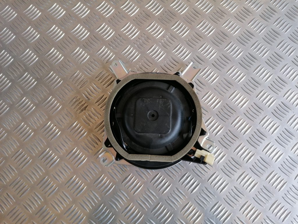 Durvju skaļrunis, apakšā priekš LEXUS IS250 2007 2 Durvju skaļrunis, apakšā priekš LEXUS IS250 2007